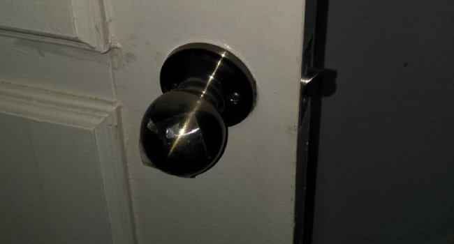 door-knob-installation-services-a1-knobs-&-handles-singapore-2 (3)